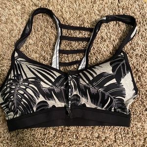 sports bra
